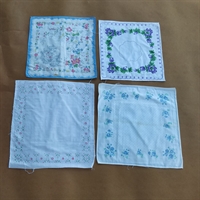 bomuld-hvide-lommetoerklaede-blomsterprintede-genbrug